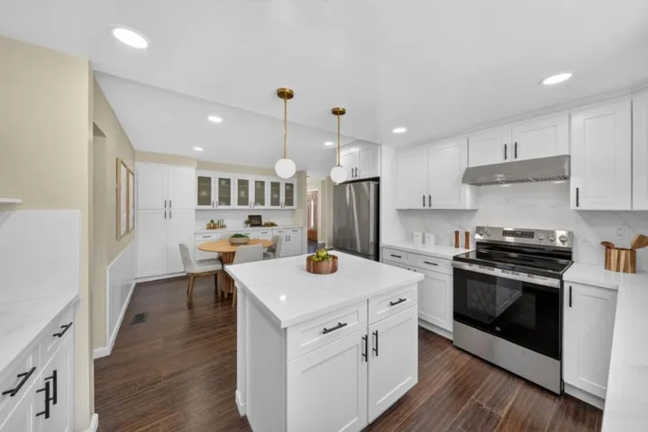 10980 New Avenue, Gilroy, California 95020