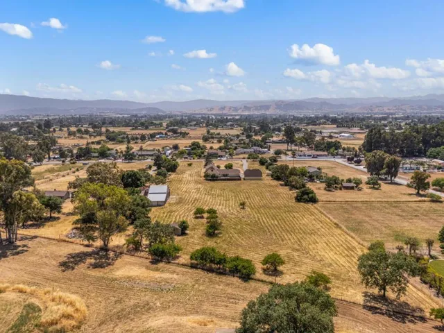 10980 New Avenue, Gilroy, California 95020