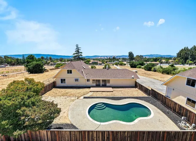 10980 New Avenue, Gilroy, California 95020