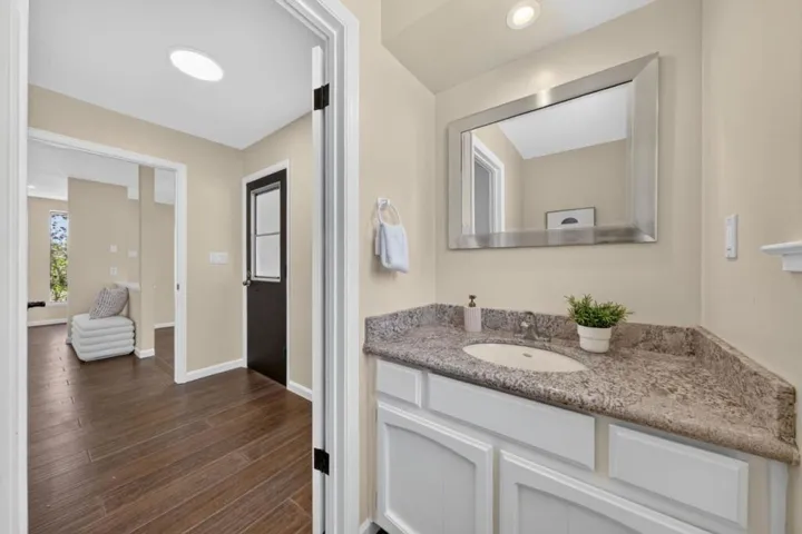 10980 New Avenue, Gilroy, California 95020