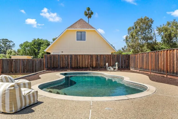 10980 New Avenue, Gilroy, California 95020