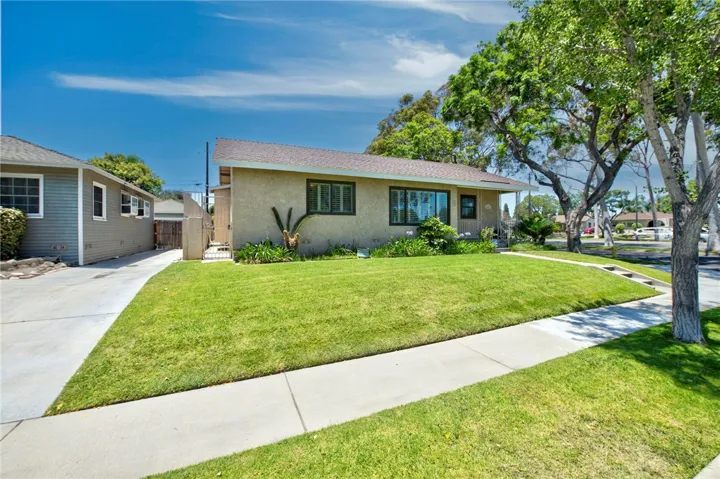 4863 Ocana Avenue, Lakewood, California 90713