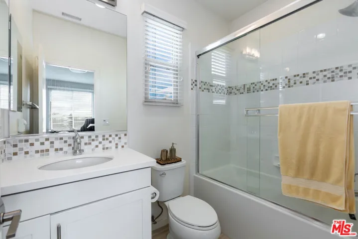 5547 Palm Drive, Hawthorne, California 90250