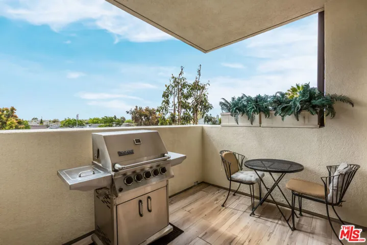5547 Palm Drive, Hawthorne, California 90250