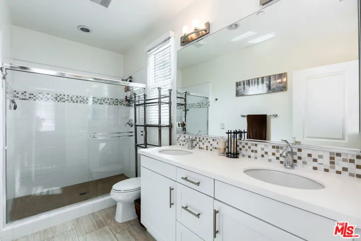 5547 Palm Drive, Hawthorne, California 90250