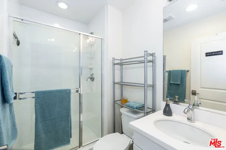 5547 Palm Drive, Hawthorne, California 90250