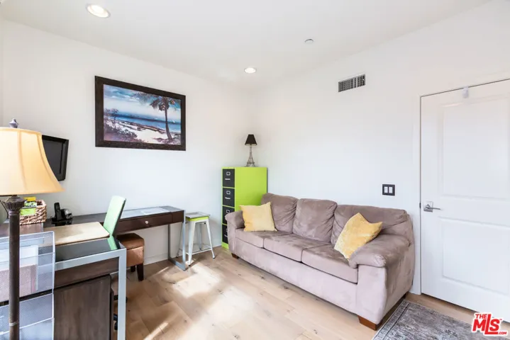 5547 Palm Drive, Hawthorne, California 90250
