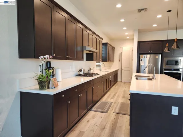 3206 Shrute Dr, Lathrop, California 95330-7910