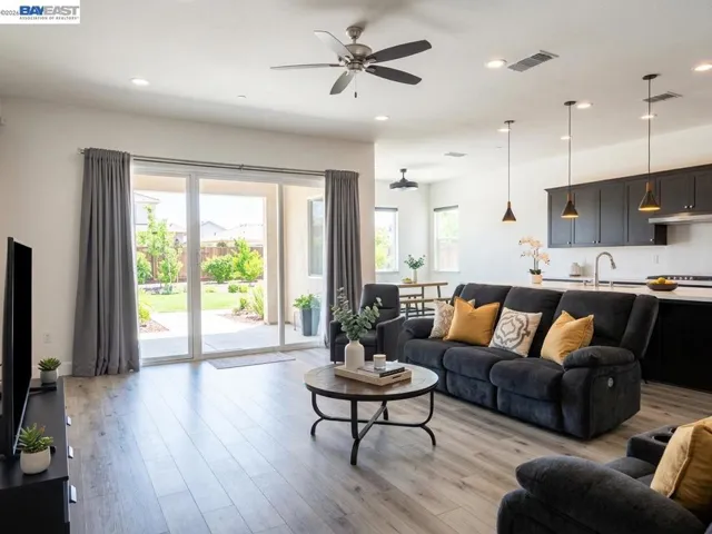 3206 Shrute Dr, Lathrop, California 95330-7910