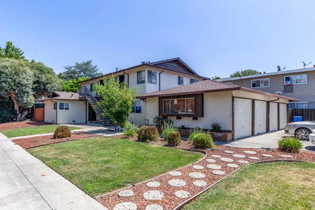 3249 Williamsburg Dr