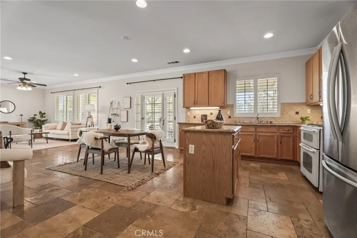 30024 Medford, Castaic, California 91384