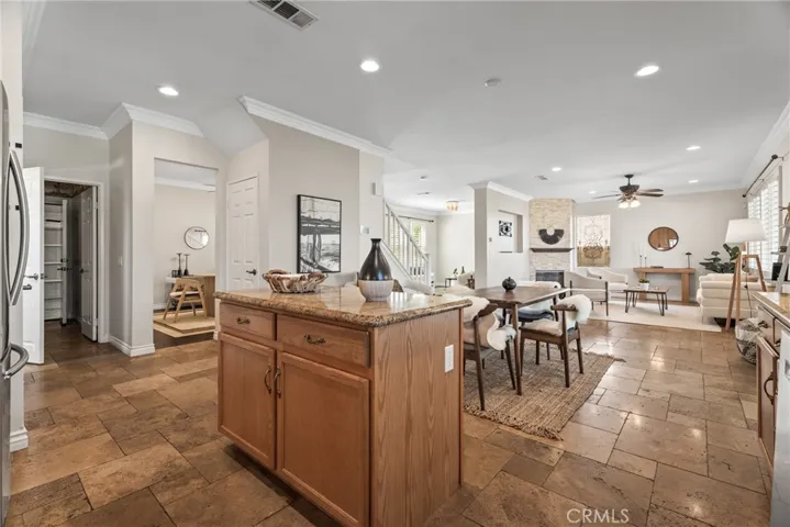 30024 Medford, Castaic, California 91384