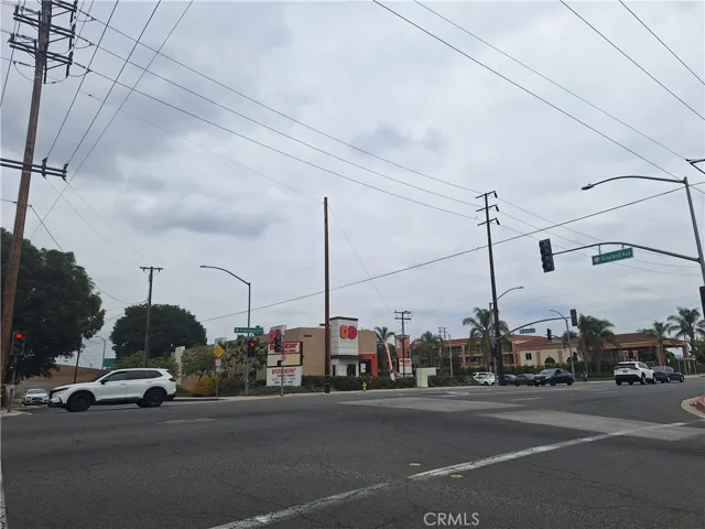 coffee shop within 1.5 miles.