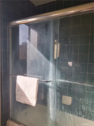 bathroom tub off the hallway