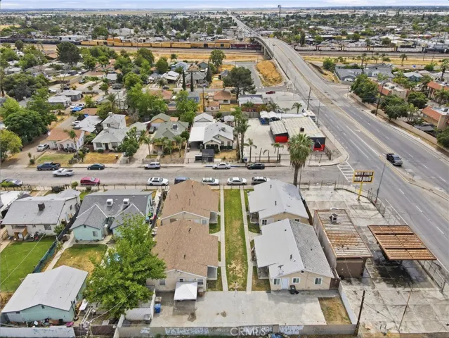 2208 Lake, Bakersfield, California 93306