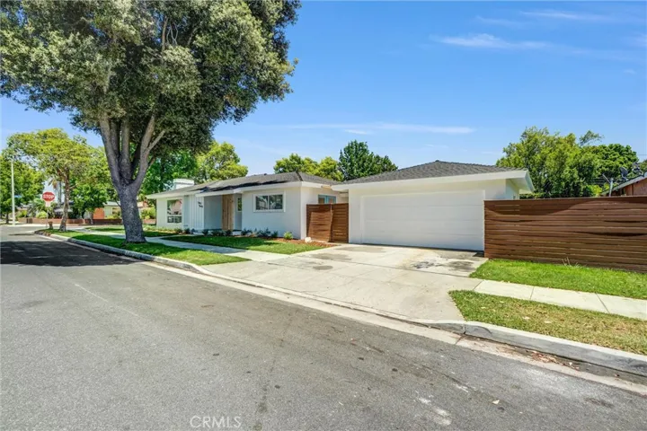 3090 Eucalyptus Avenue, Long Beach, California 90806