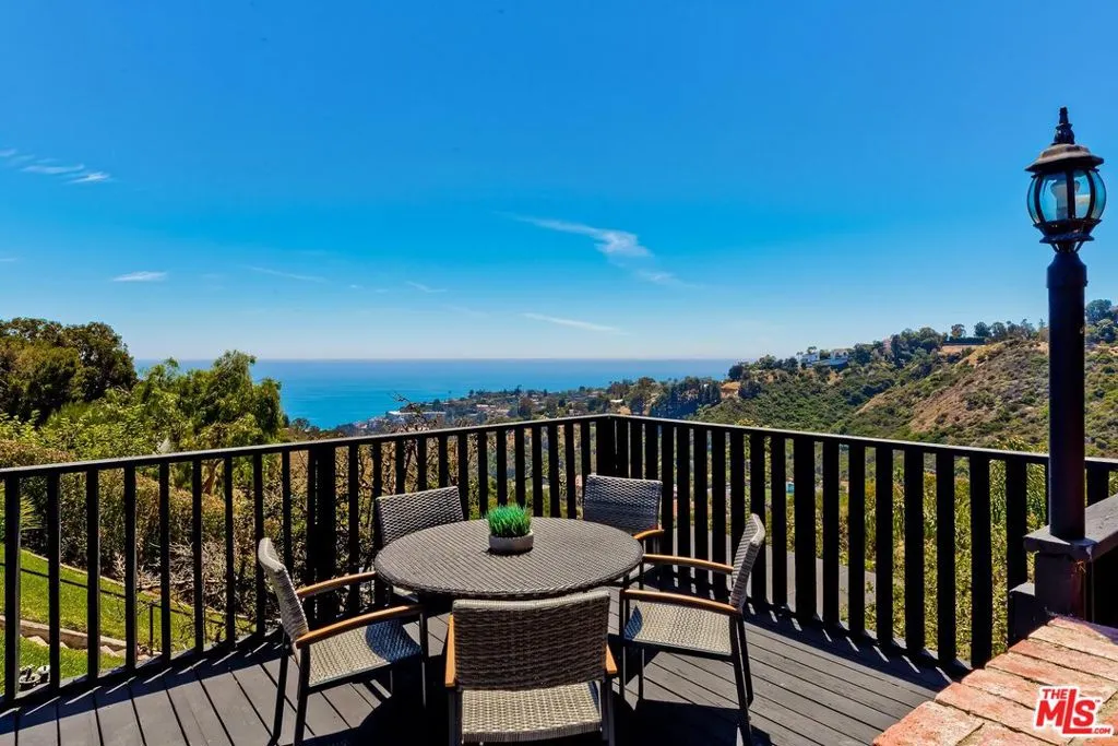 823 Enchanted Way, Pacific Palisades, California 90272 — photo 5