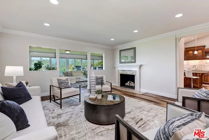 823 Enchanted Way, Pacific Palisades, California 90272