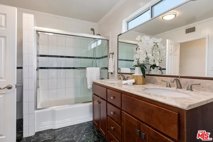 823 Enchanted Way, Pacific Palisades, California 90272