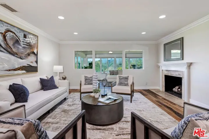 823 Enchanted Way, Pacific Palisades, California 90272