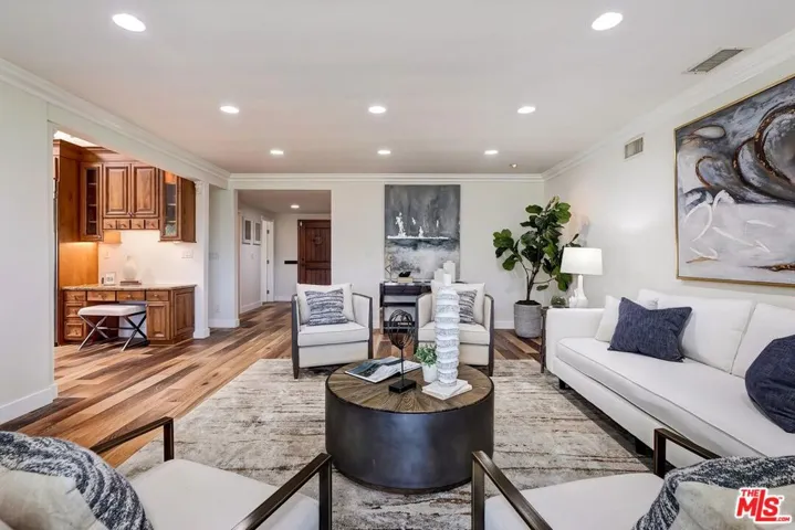 823 Enchanted Way, Pacific Palisades, California 90272