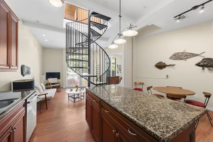 1021 Scott 159, San Diego, California 92106