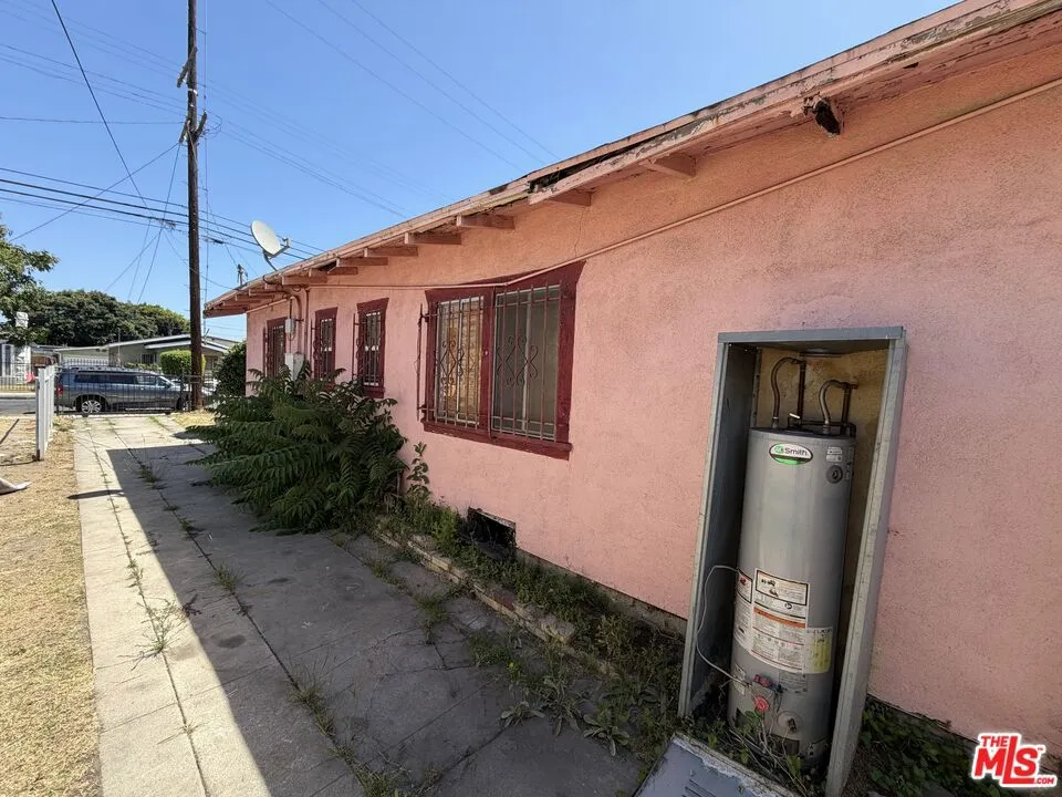 142 W 58th Street, Los Angeles, California 90037 — photo 4