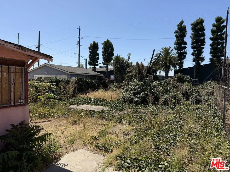 142 W 58th Street, Los Angeles, California 90037 — photo 5