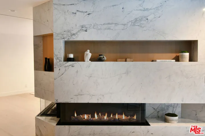 3721 Woodcliff Road, Sherman Oaks, California 91403