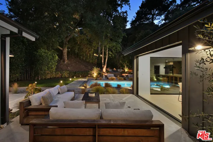 3721 Woodcliff Road, Sherman Oaks, California 91403