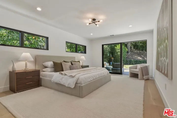 3721 Woodcliff Road, Sherman Oaks, California 91403
