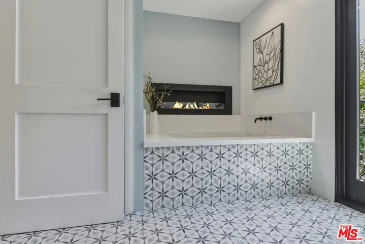 3721 Woodcliff Road, Sherman Oaks, California 91403