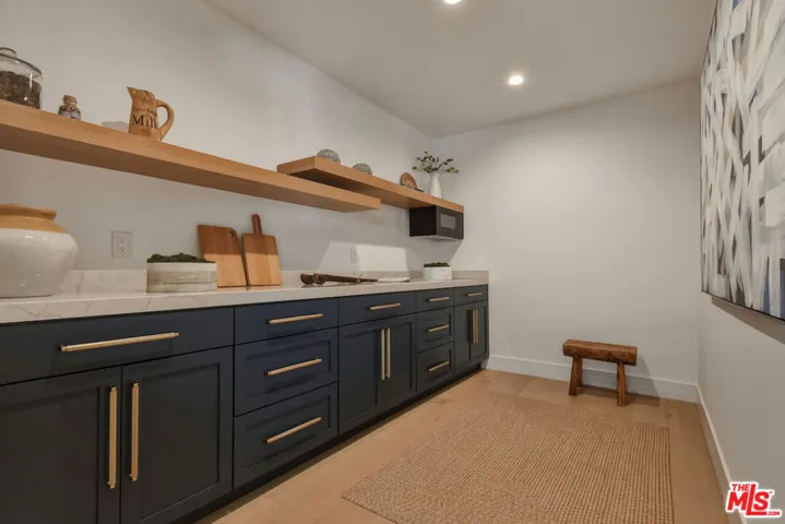 3721 Woodcliff Road, Sherman Oaks, California 91403