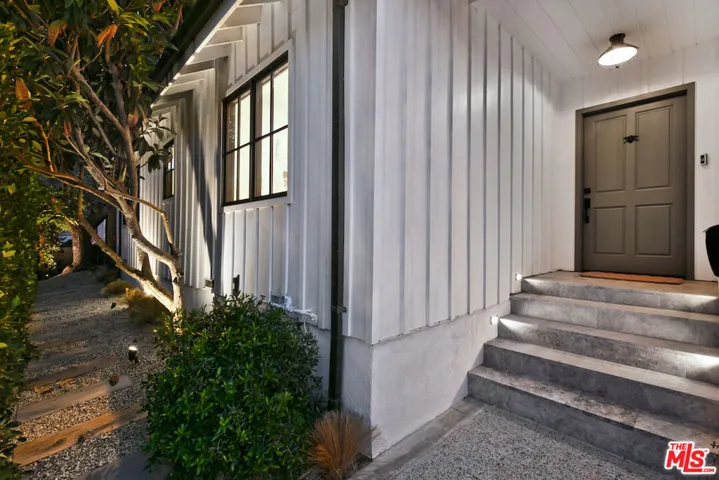 3721 Woodcliff Road, Sherman Oaks, California 91403
