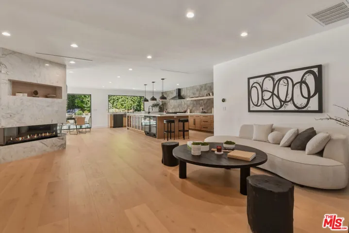 3721 Woodcliff Road, Sherman Oaks, California 91403