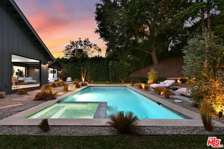 3721 Woodcliff Road, Sherman Oaks, California 91403