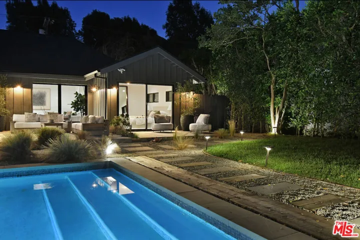 3721 Woodcliff Road, Sherman Oaks, California 91403