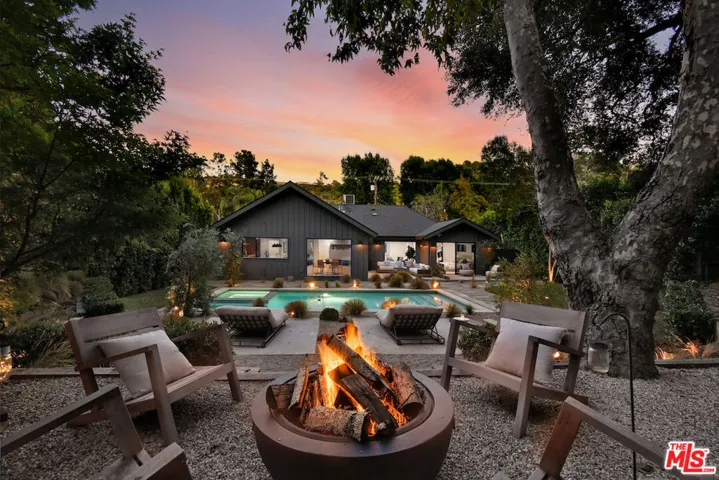3721 Woodcliff Road, Sherman Oaks, California 91403