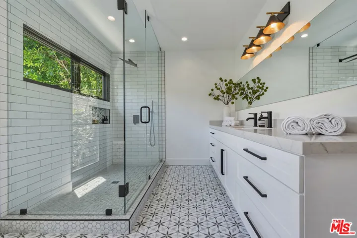 3721 Woodcliff Road, Sherman Oaks, California 91403