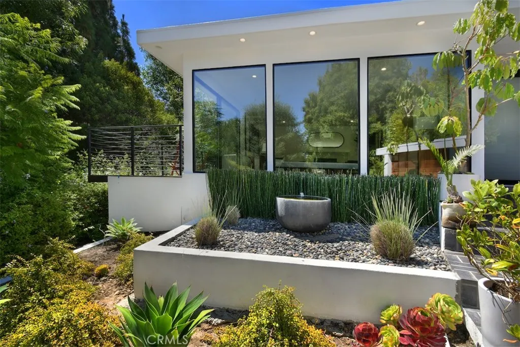 Beautiful Landscaping in the Front