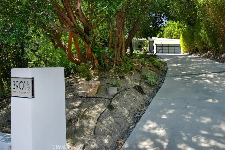 3901 1/2 Ventura Canyon Ave. - View from the end of the driveway