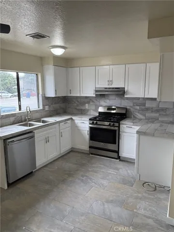 9229 Stewart And Gray Road A, Downey, California 90241
