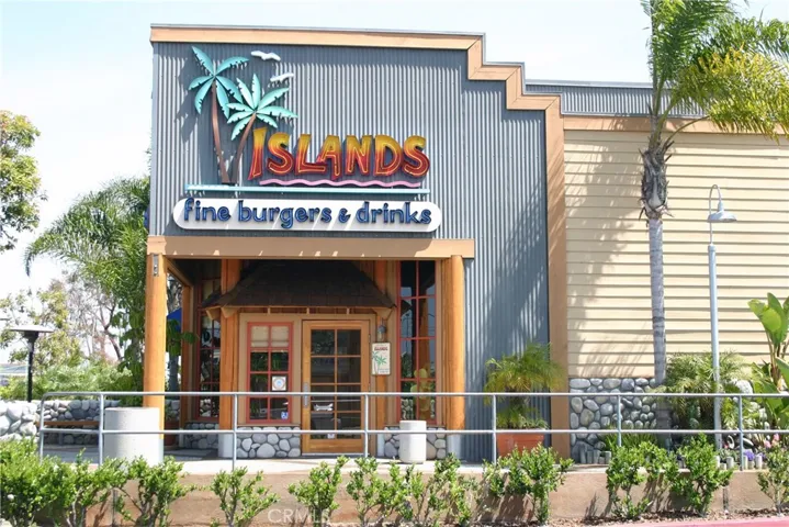 Best burgers & fries at this Islands restaurant~