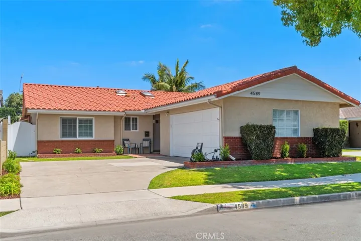 Custom 4 bedroom, 3 bath home in the prestigious area of College Park East~