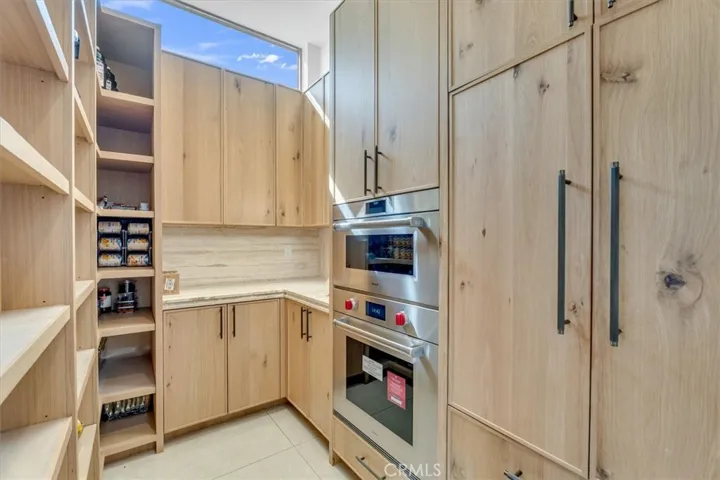 12142 Emelita Street, Valley Village, California 91607