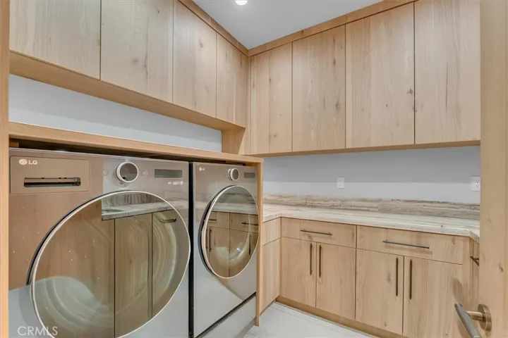 12142 Emelita Street, Valley Village, California 91607