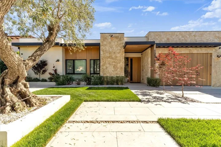 12142 Emelita Street, Valley Village, California 91607