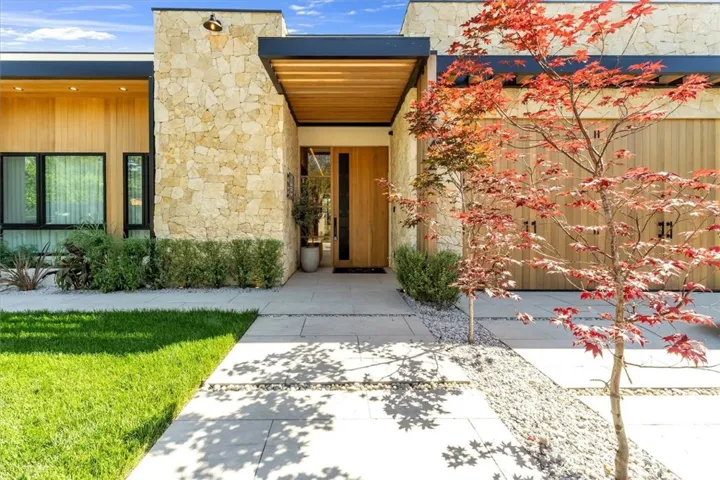 12142 Emelita Street, Valley Village, California 91607