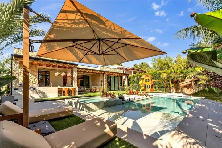 12142 Emelita Street, Valley Village, California 91607