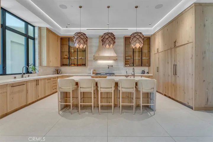 12142 Emelita Street, Valley Village, California 91607